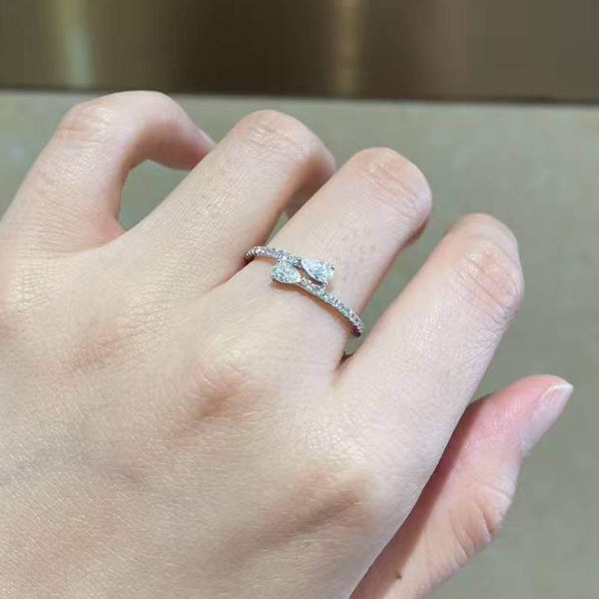 水滴女戒S925银镀白金定制选款主石莫桑钻0.7ct/副石高碳钻